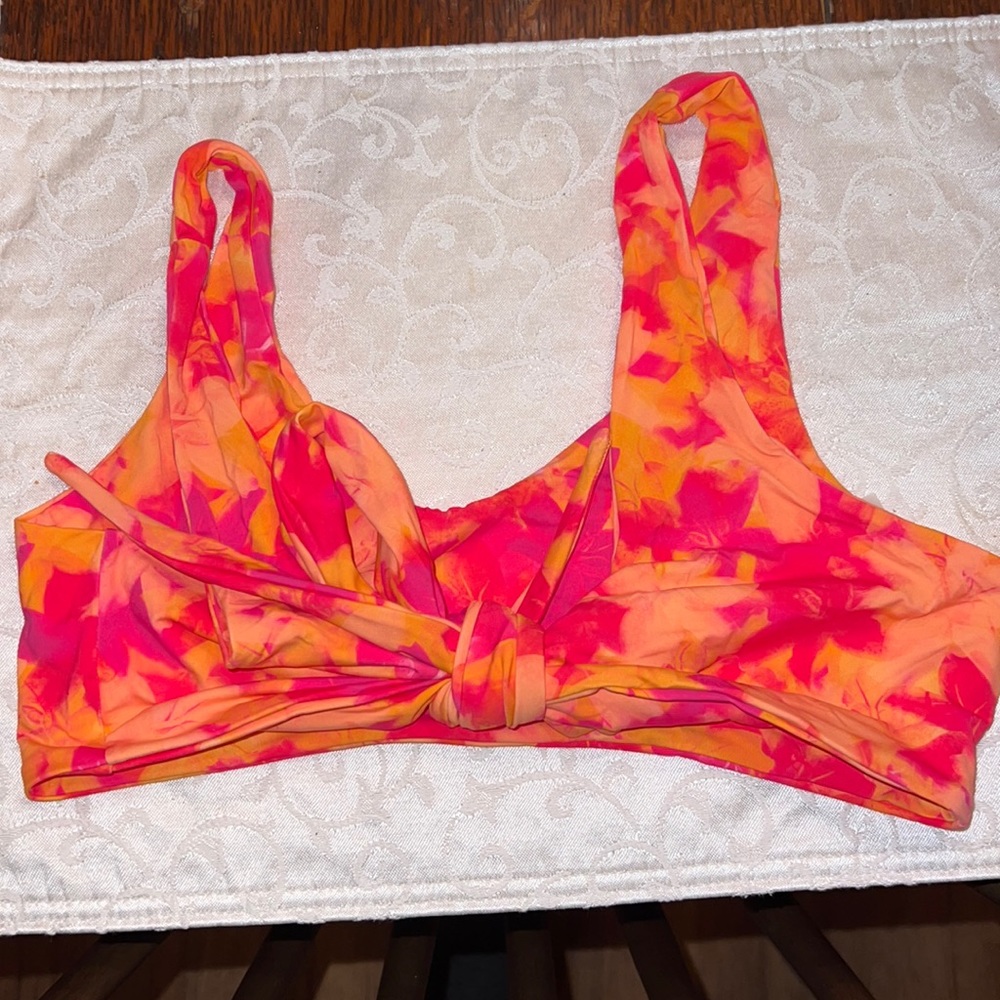 Never worn 437 Kenzie top